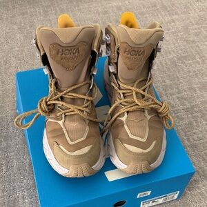 Hoka anacapa mid GTX Tan Hiking Shoes